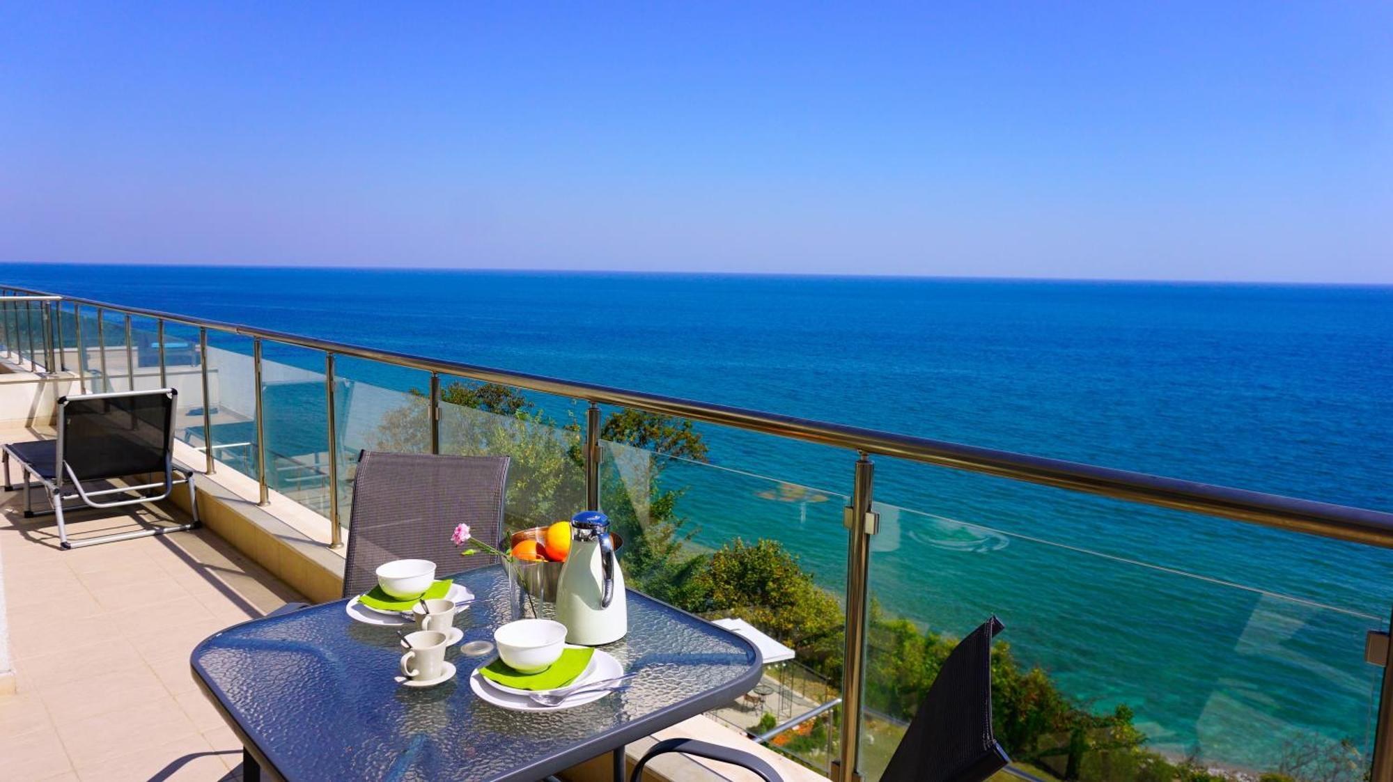 Апартаменти Бяла Клиф на плажа - Apartments Byala Cliff First Line Екстер'єр фото
