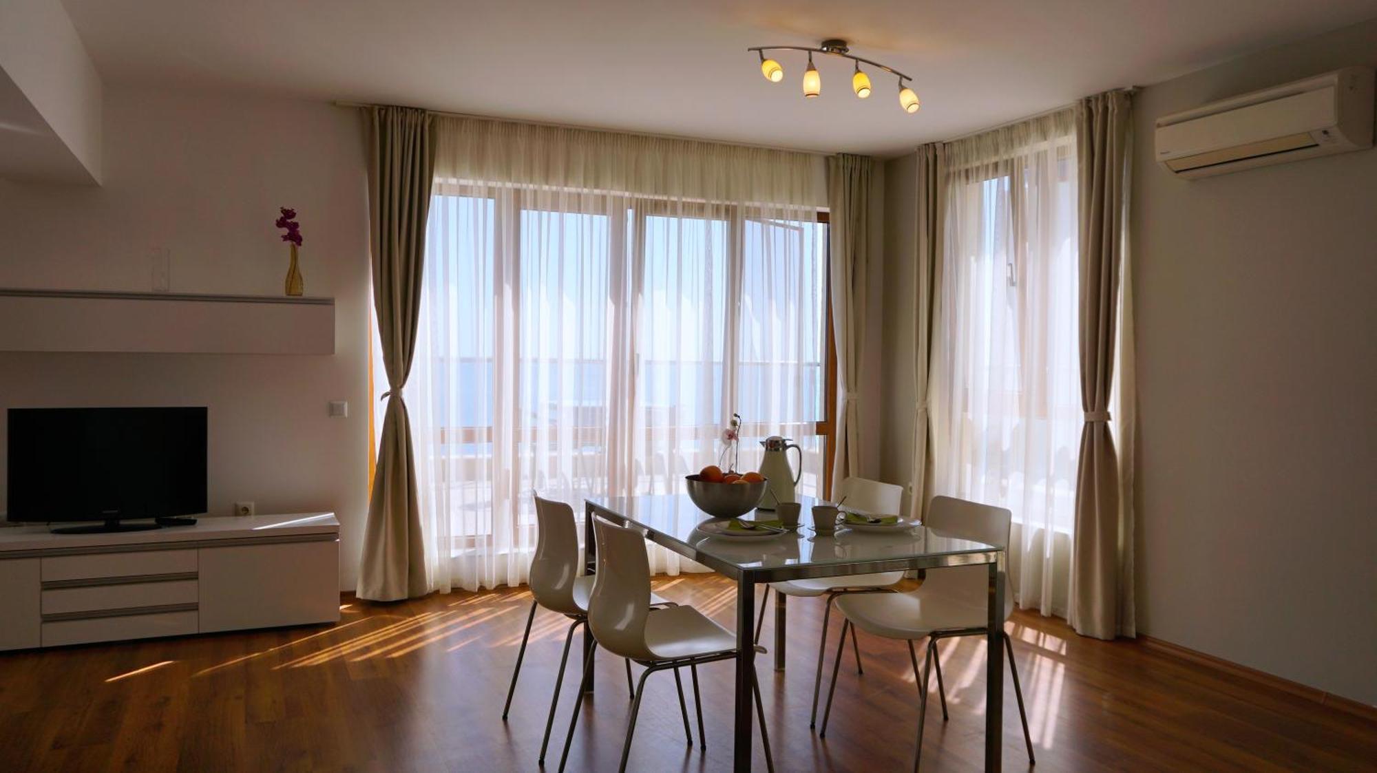 Апартаменти Бяла Клиф на плажа - Apartments Byala Cliff First Line Екстер'єр фото