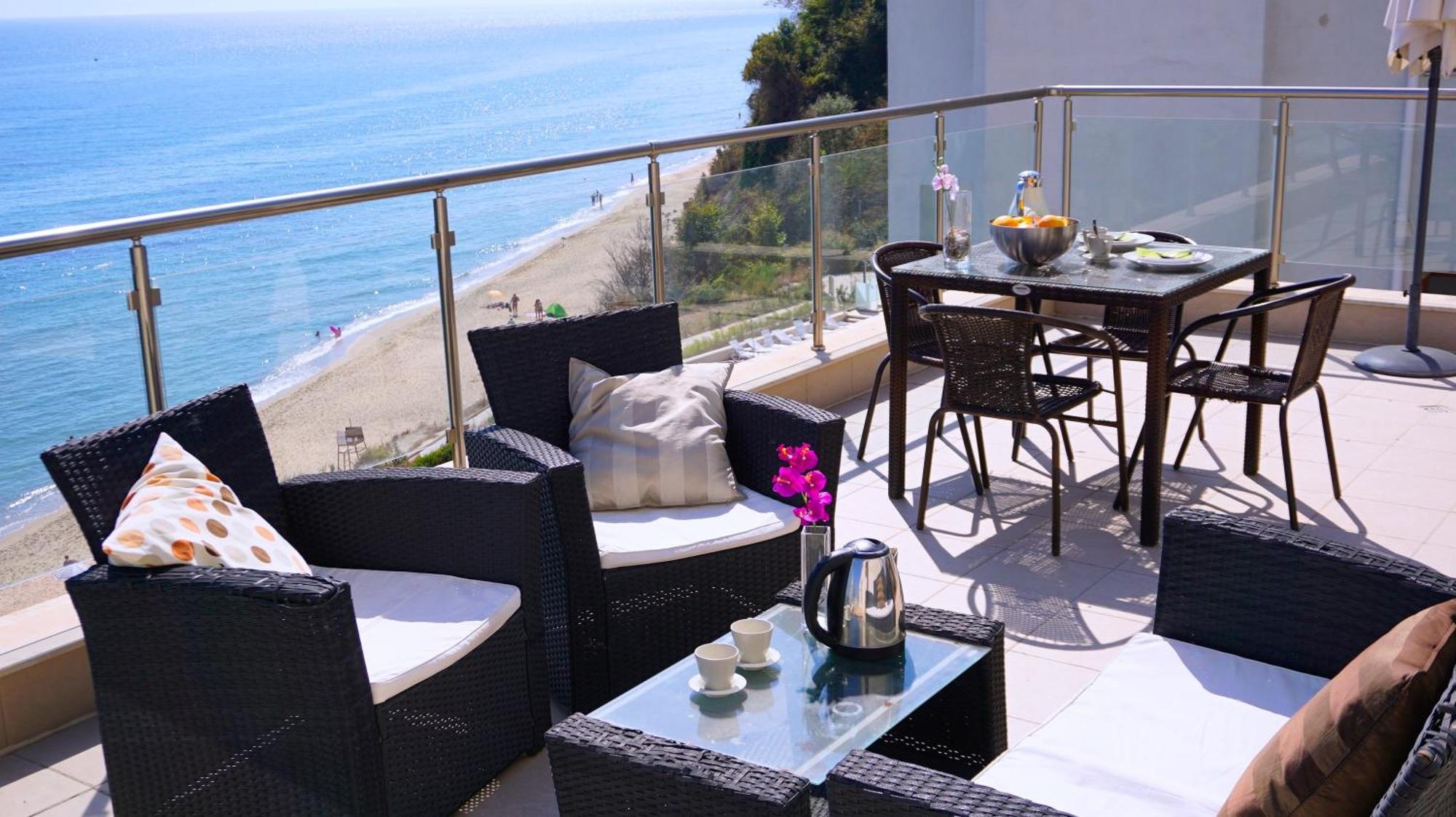 Апартаменти Бяла Клиф на плажа - Apartments Byala Cliff First Line Екстер'єр фото