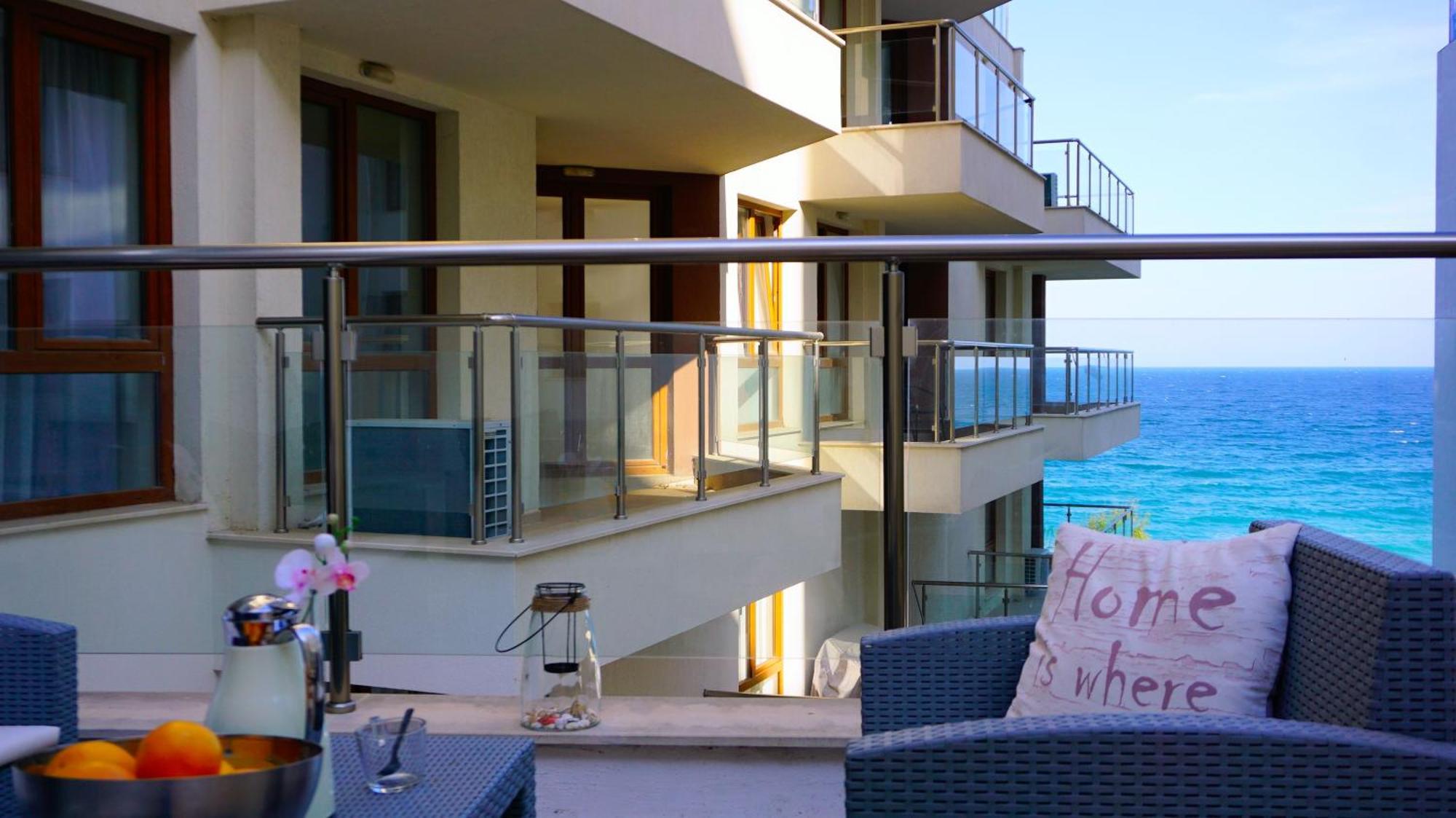 Апартаменти Бяла Клиф на плажа - Apartments Byala Cliff First Line Екстер'єр фото